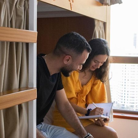 Lunar Hostel 96 Dubaï Extérieur photo