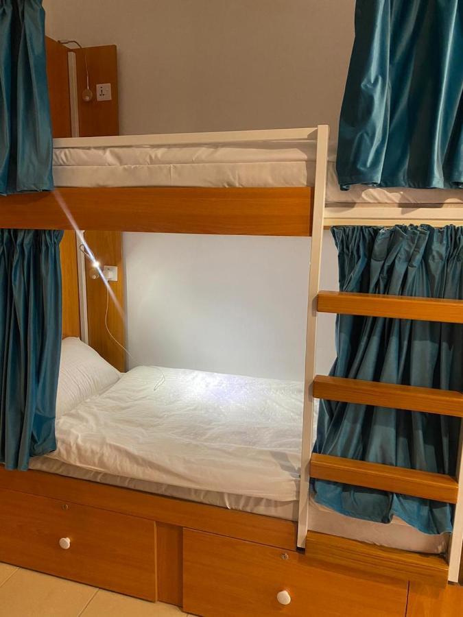 Lunar Hostel 96 Dubaï Extérieur photo