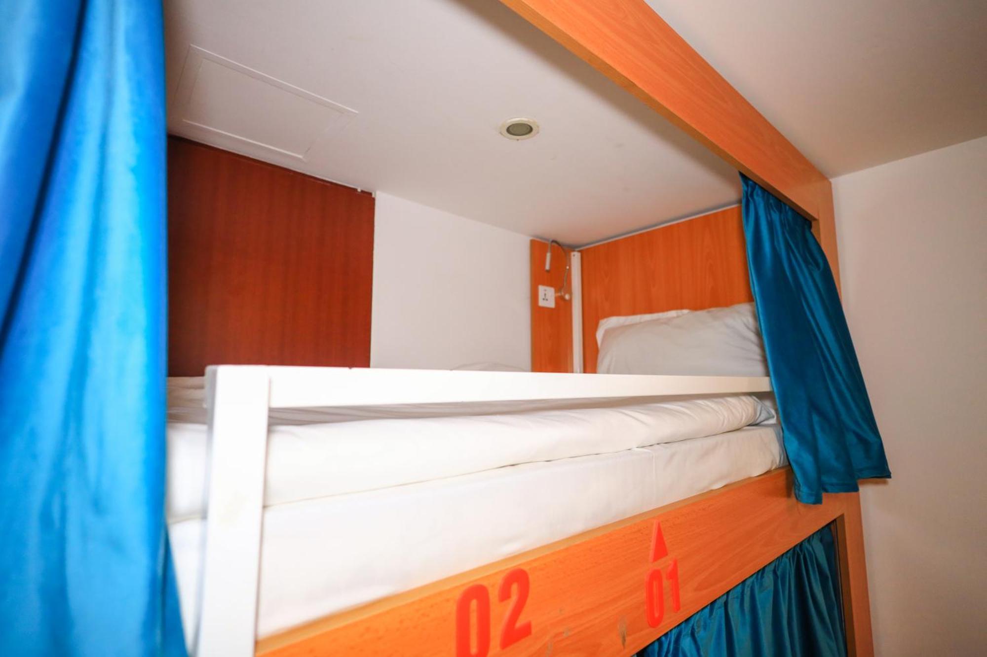 Lunar Hostel 96 Dubaï Extérieur photo